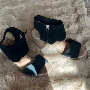 Toms Black Sandals with Elegant Straps